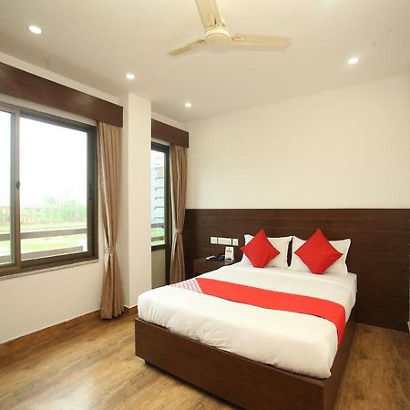 Oyo 525 Hotel Aloka Inn Rummindei Extérieur photo