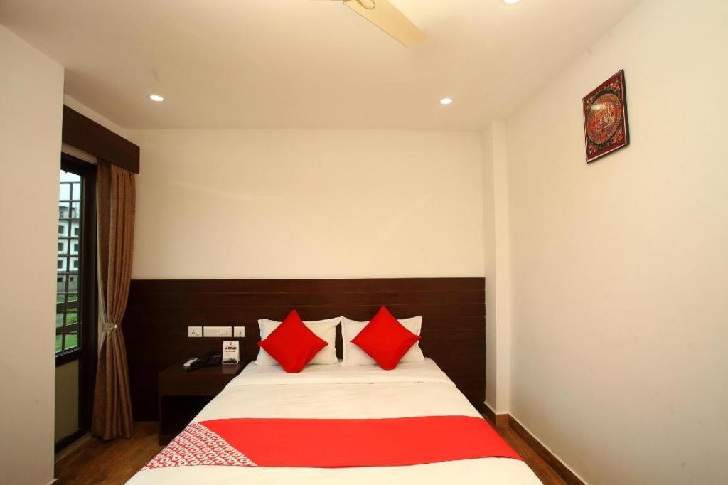 Oyo 525 Hotel Aloka Inn Rummindei Extérieur photo