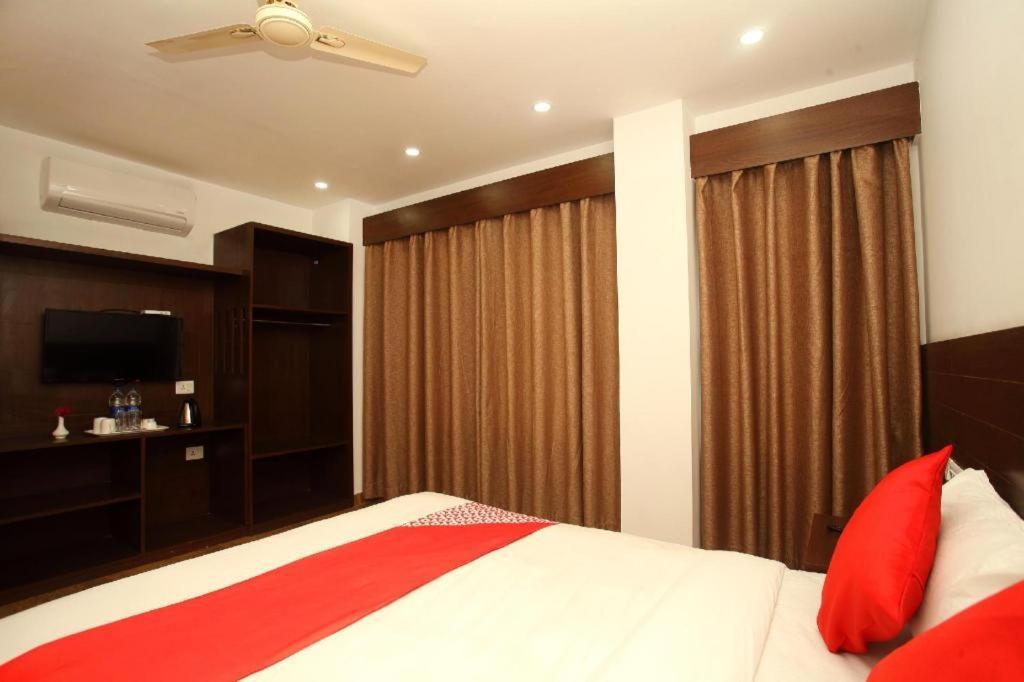 Oyo 525 Hotel Aloka Inn Rummindei Extérieur photo