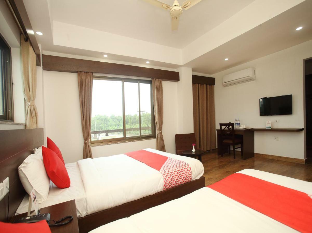 Oyo 525 Hotel Aloka Inn Rummindei Extérieur photo
