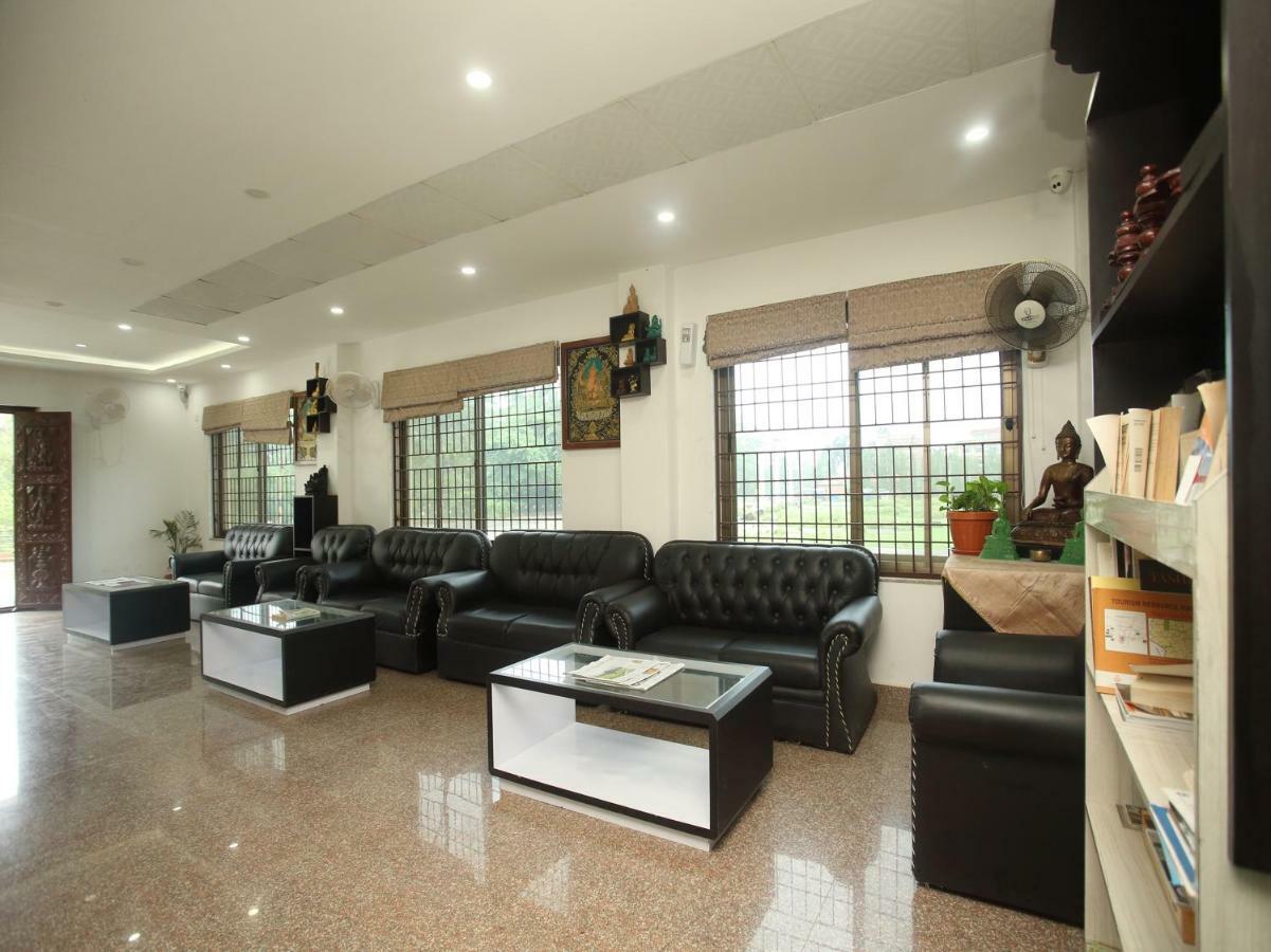Oyo 525 Hotel Aloka Inn Rummindei Extérieur photo
