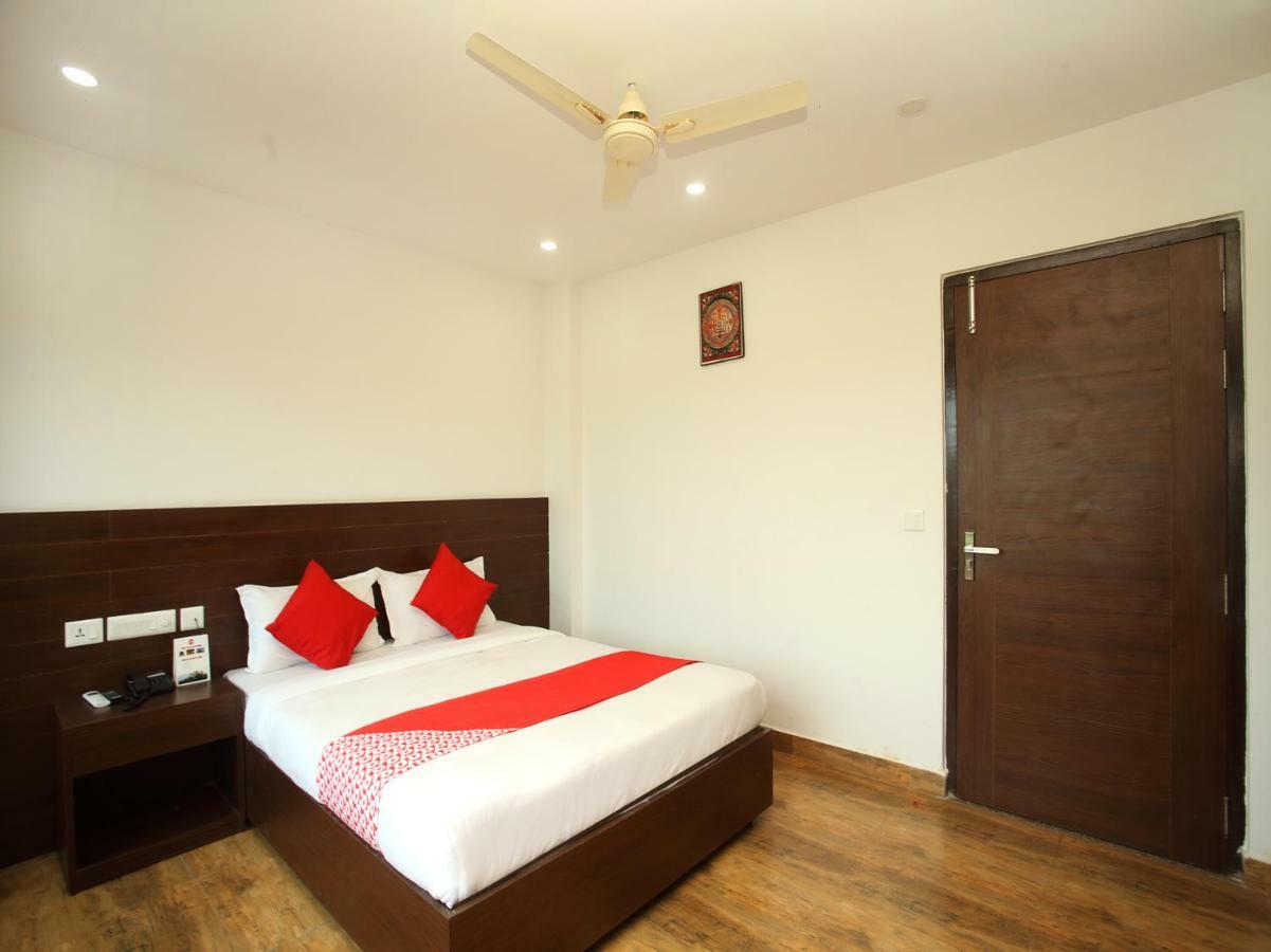 Oyo 525 Hotel Aloka Inn Rummindei Extérieur photo