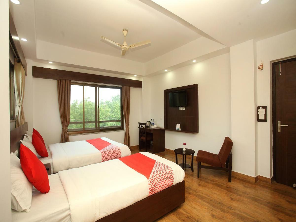 Oyo 525 Hotel Aloka Inn Rummindei Extérieur photo