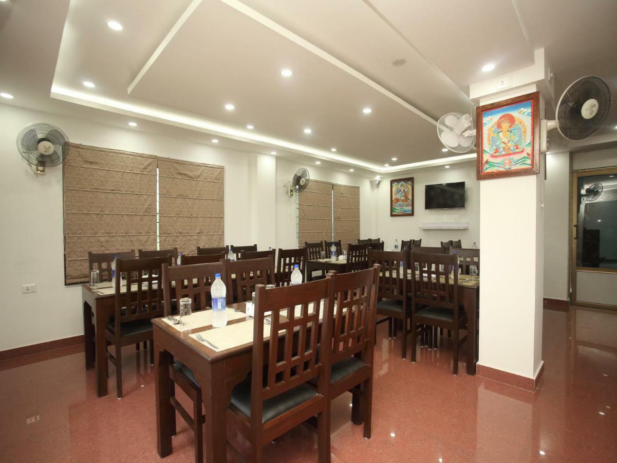 Oyo 525 Hotel Aloka Inn Rummindei Extérieur photo