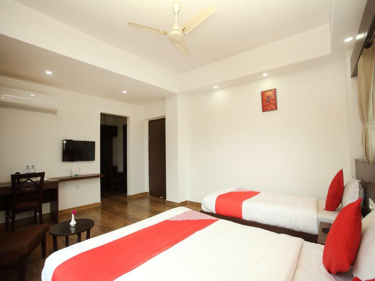 Oyo 525 Hotel Aloka Inn Rummindei Extérieur photo