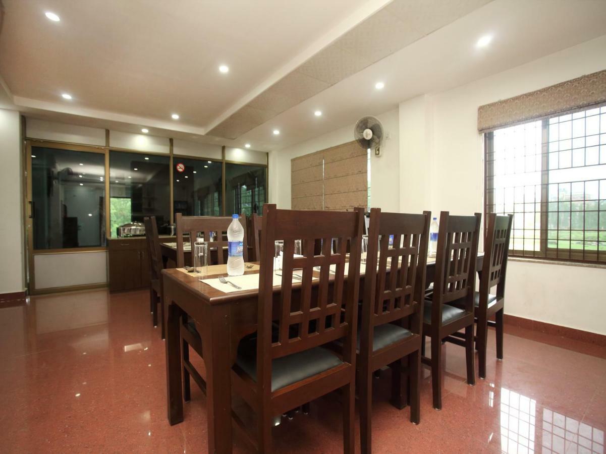Oyo 525 Hotel Aloka Inn Rummindei Extérieur photo