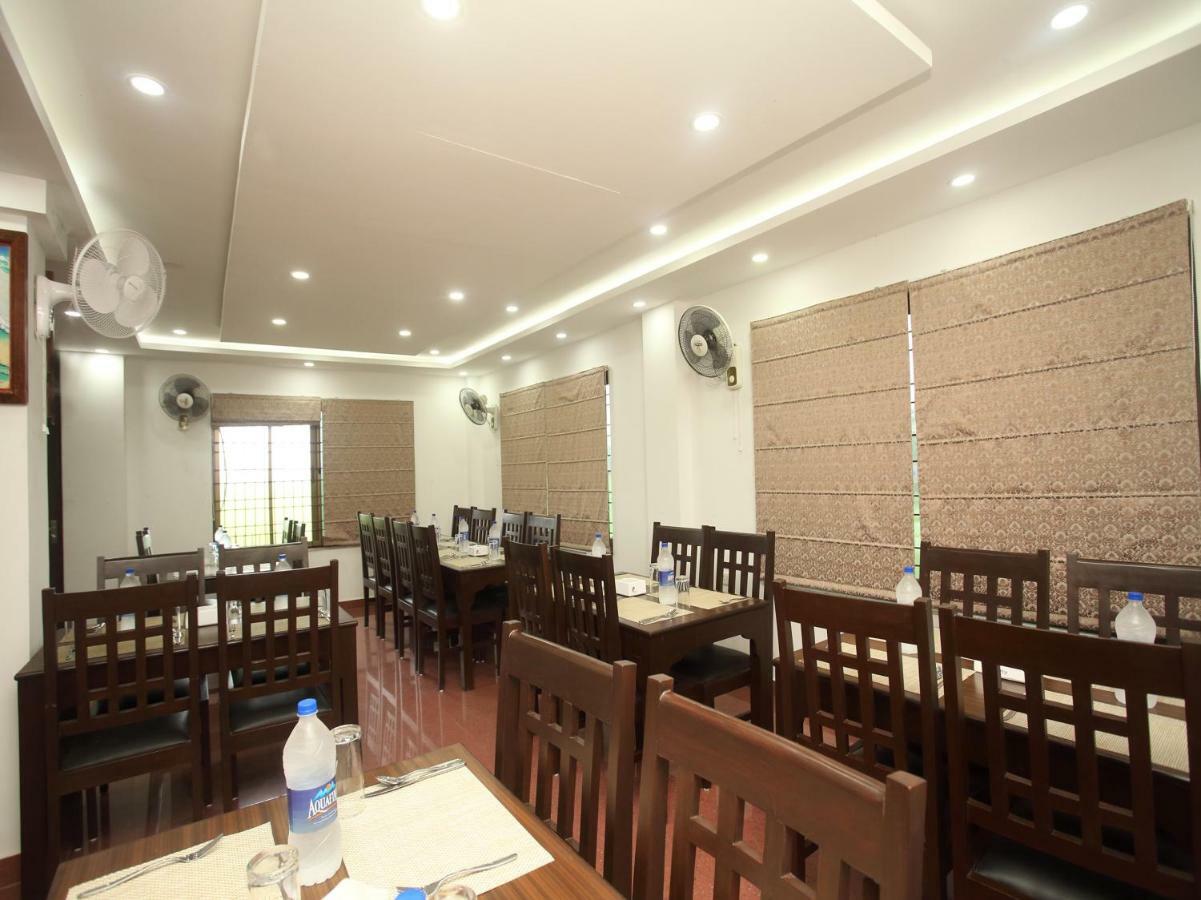 Oyo 525 Hotel Aloka Inn Rummindei Extérieur photo