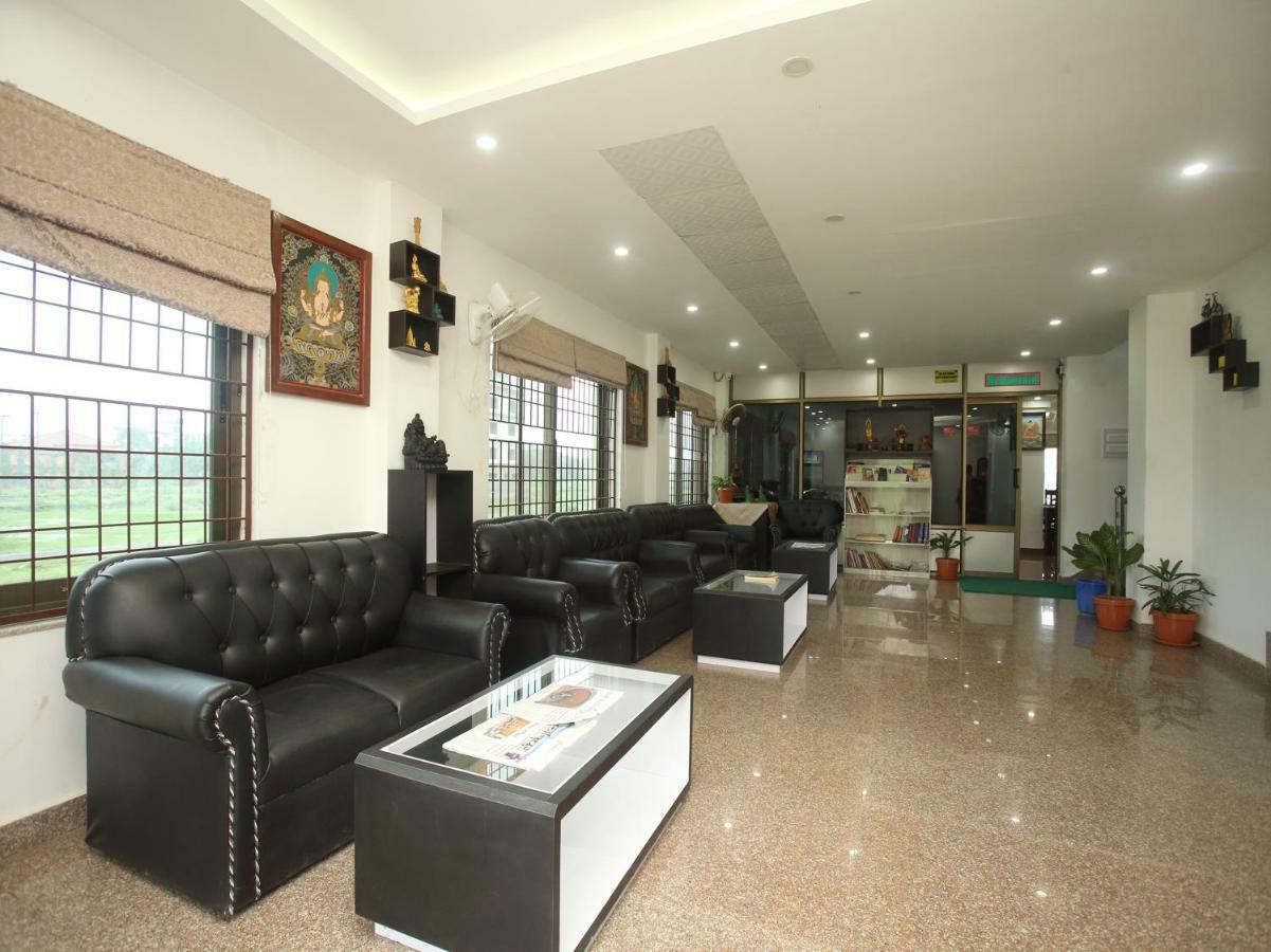 Oyo 525 Hotel Aloka Inn Rummindei Extérieur photo